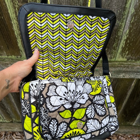 New Vera Bradley Crossbody Citron Purse - Picture 5 of 11